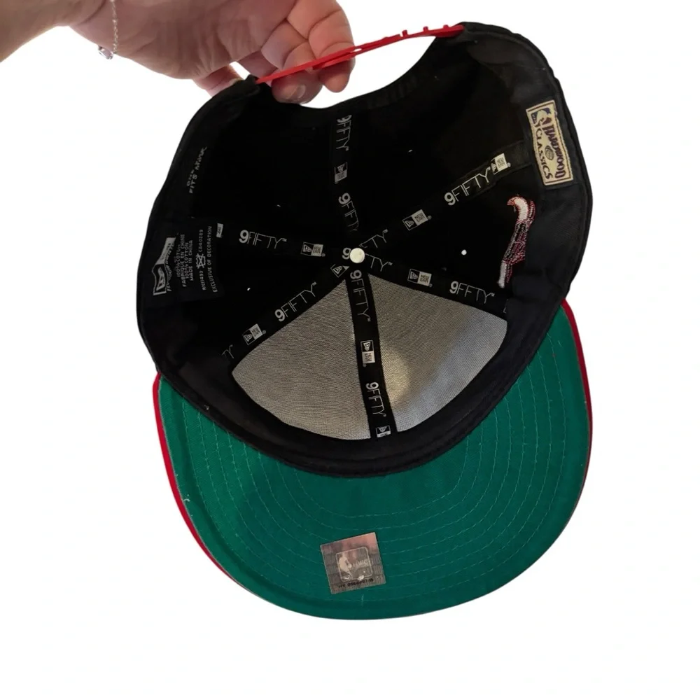 Chicago Bulls ERA Embroidered Red Windy City 9fifty Adjustable Snapback Hat